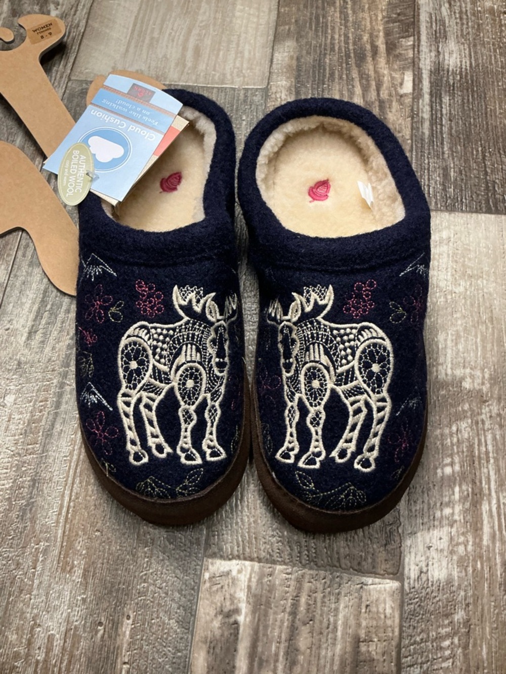 Acorn Navy Embroidered Slip-On Slipper Size 8/9 - Picture 7 of 16